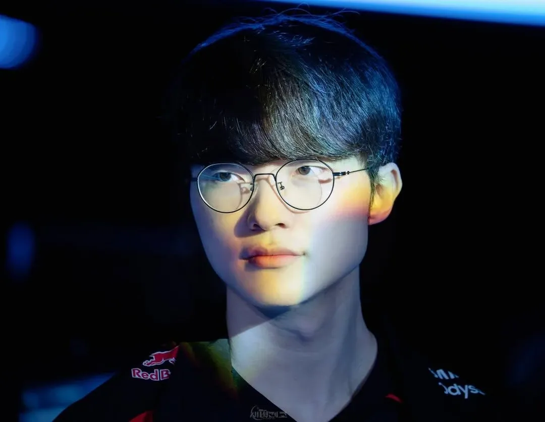 Latest photo of Faker