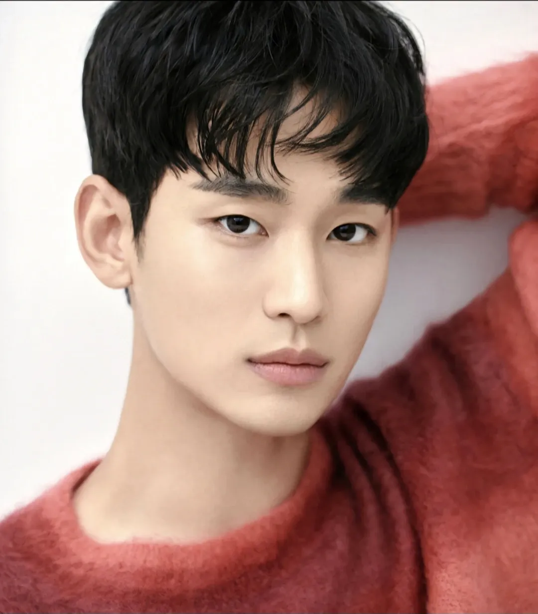 A moment captured by a fan of Kim Soohyun