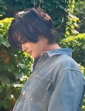 로운의 비하인드 컷