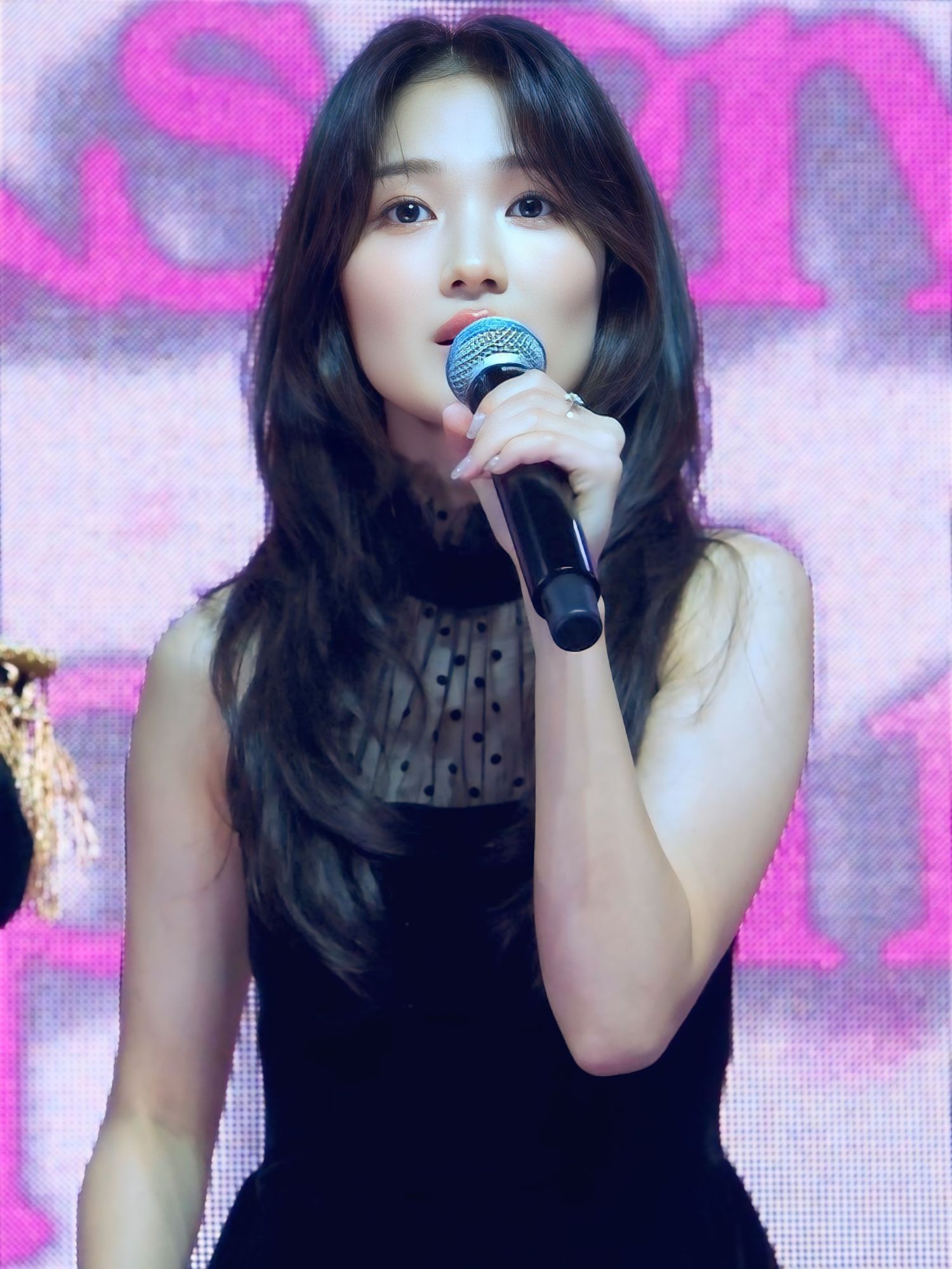 Recent activity shot of Kim Hyeyoon