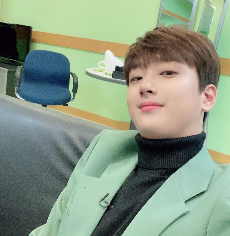 이찬원 최근 활동샷