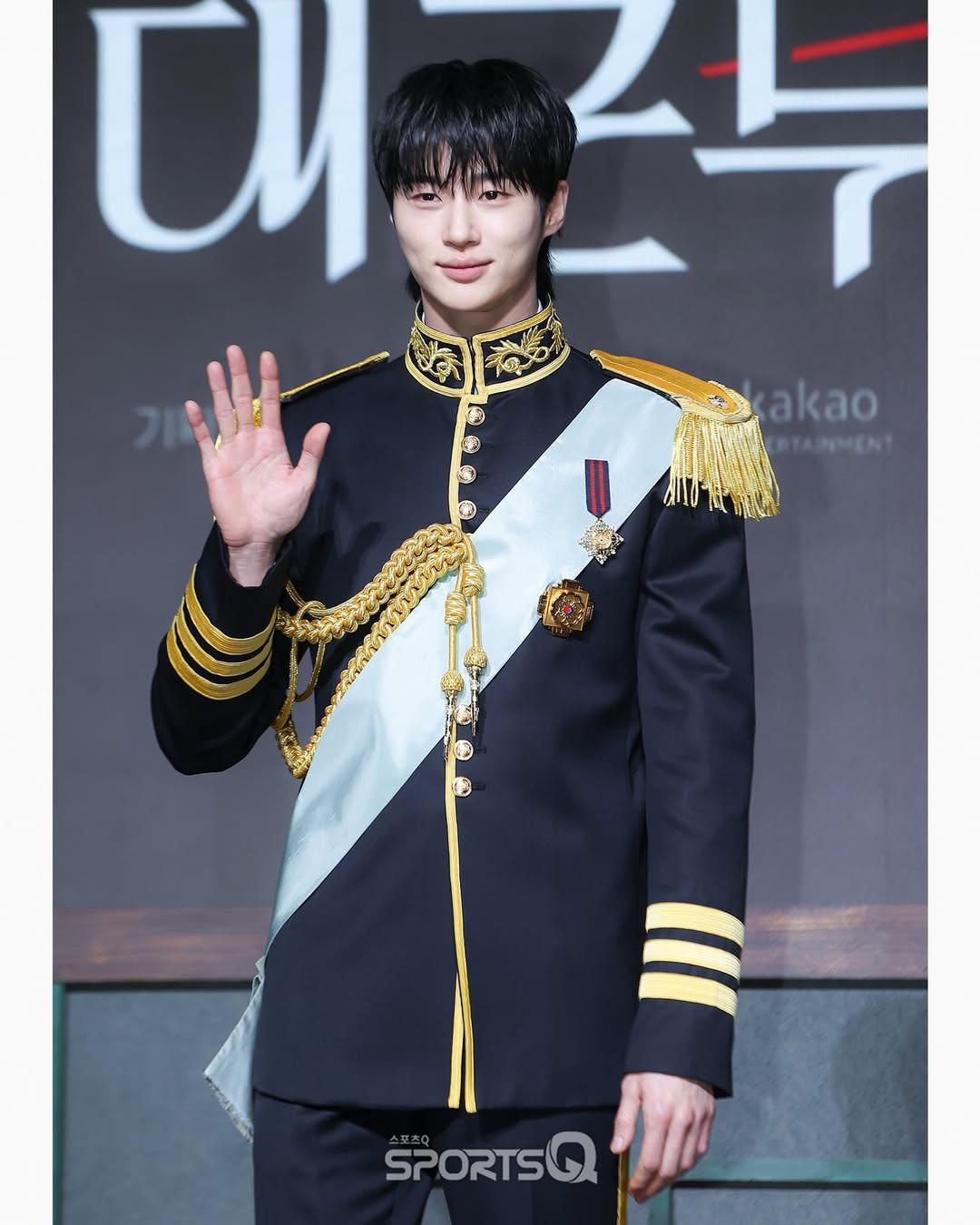 A moment captured by a fan of Byeon Wooseok