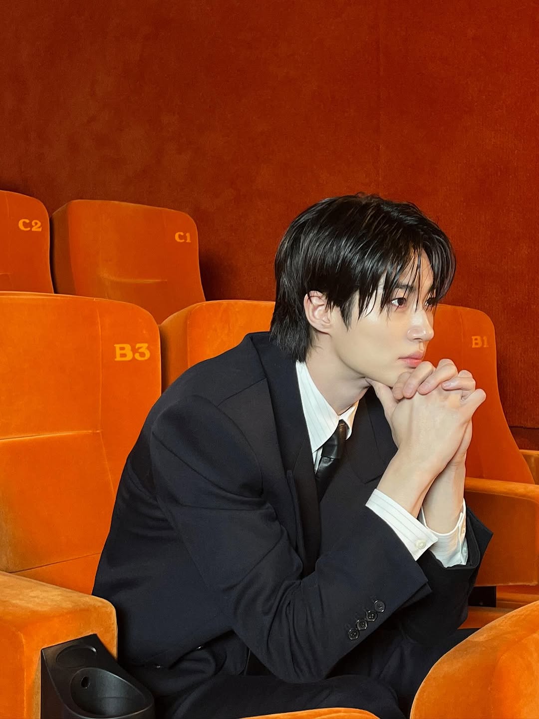 Behind-the-scenes cut of Byeon Wooseok