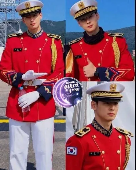 A moment captured by a fan of Cha Eunwoo