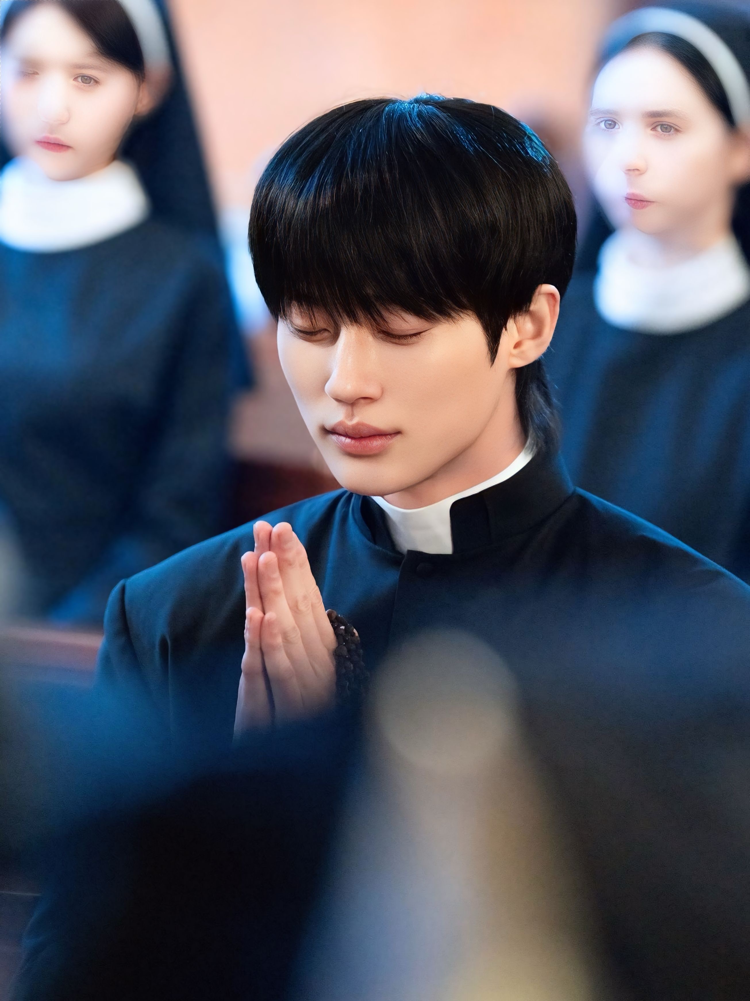 边佑锡的最新照片