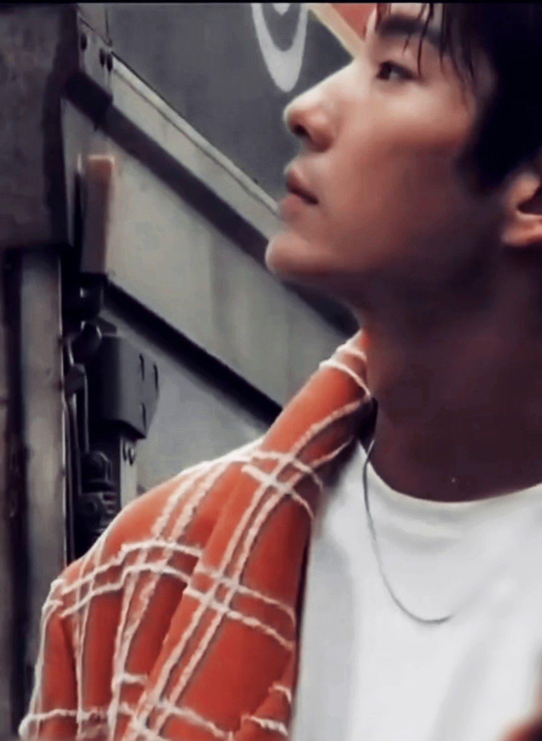 A moment captured by a fan of Lee Joongi