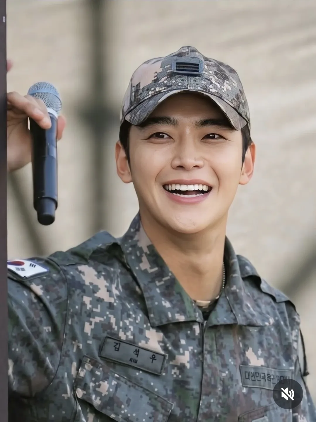 Momen yang diabadikan oleh penggemar Rowoon