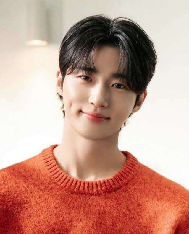 Behind-the-scenes cut of Byeon Wooseok