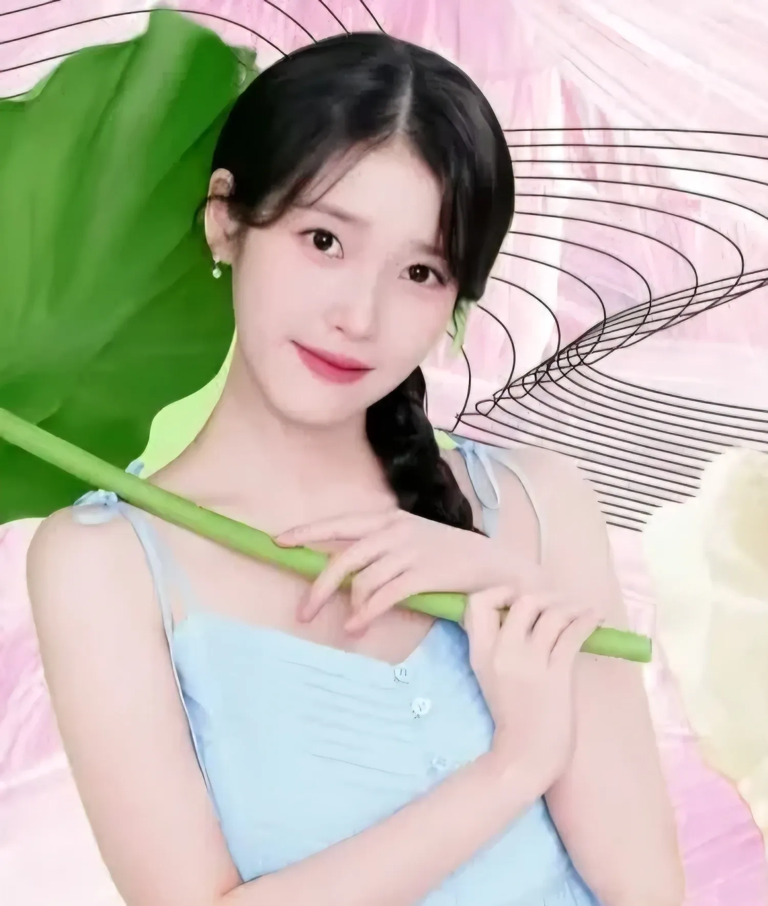Foto kegiatan terbaru dari IU