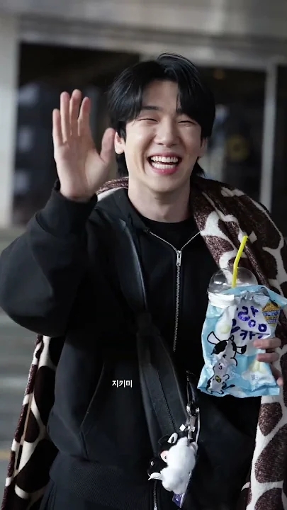 Today's popular wallpaper in Choi Sooho community