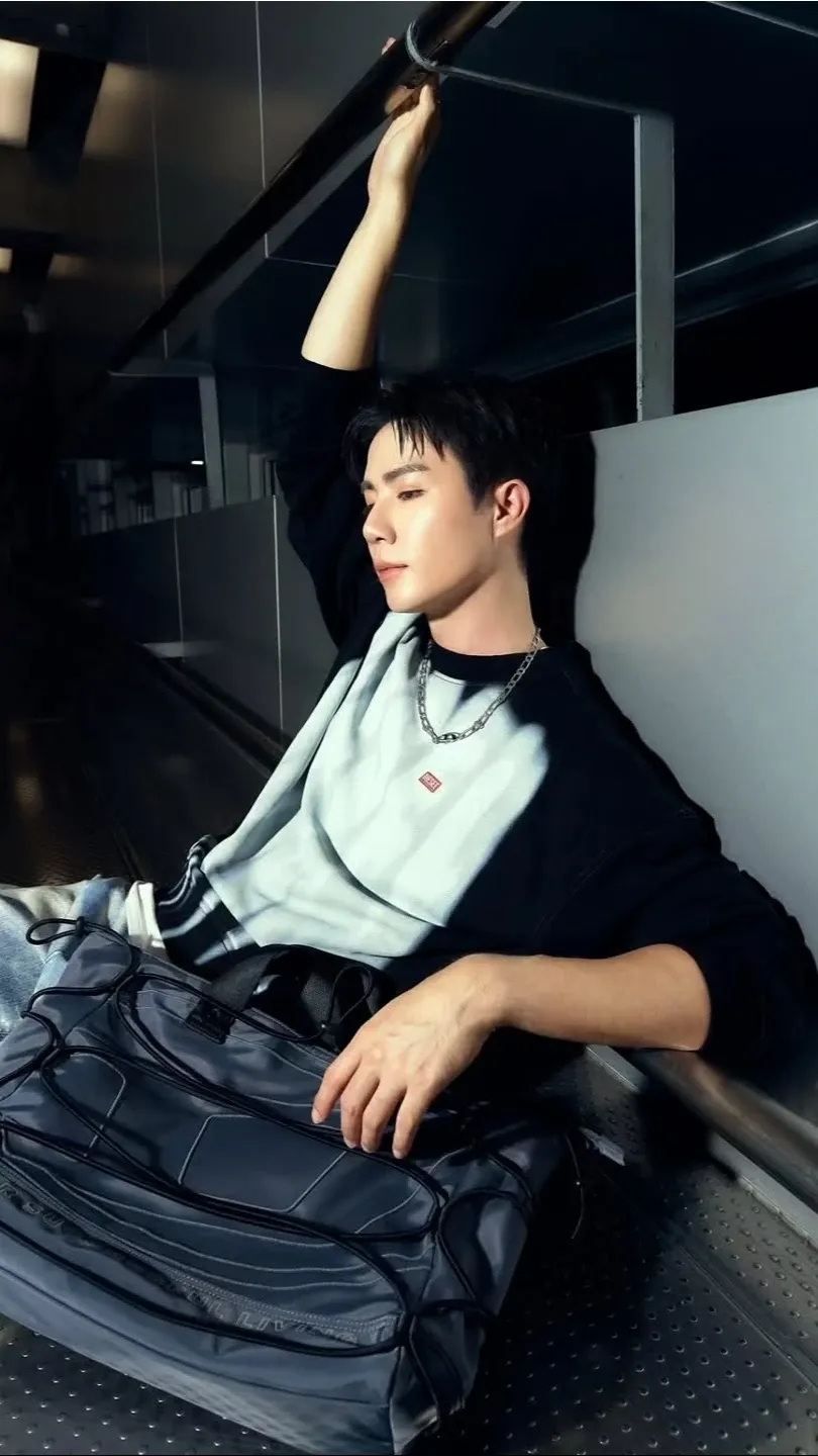Representative background image loved by ZeePruk fandom
