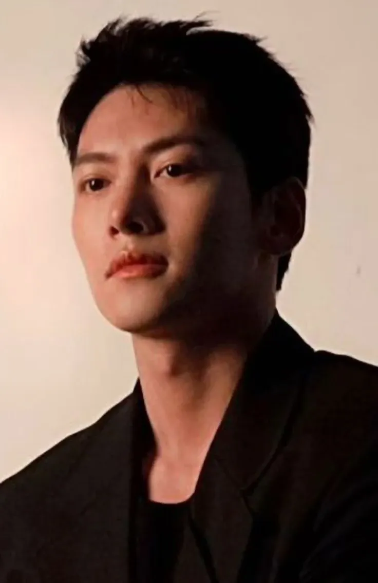 Behind-the-scenes cut of Ji Changwook