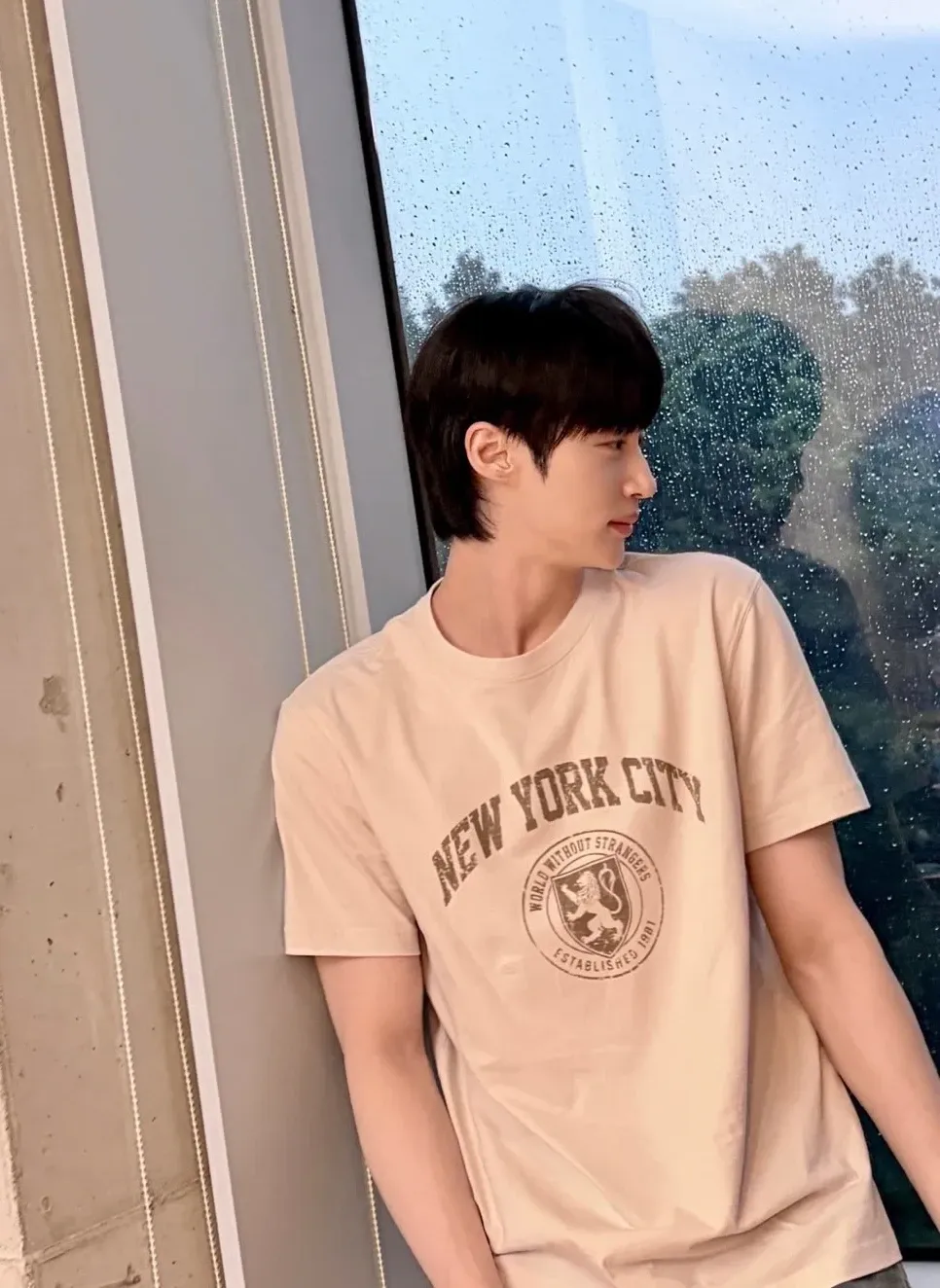 A moment captured by a fan of Byeon Wooseok