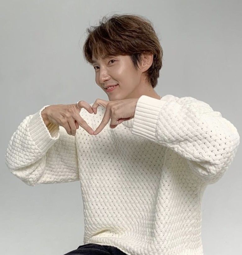 Foto terbaru dari Lee Joongi