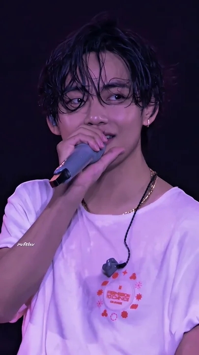 Kim Taehyung (V) background image recommended by Choeaedol Celeb fandom