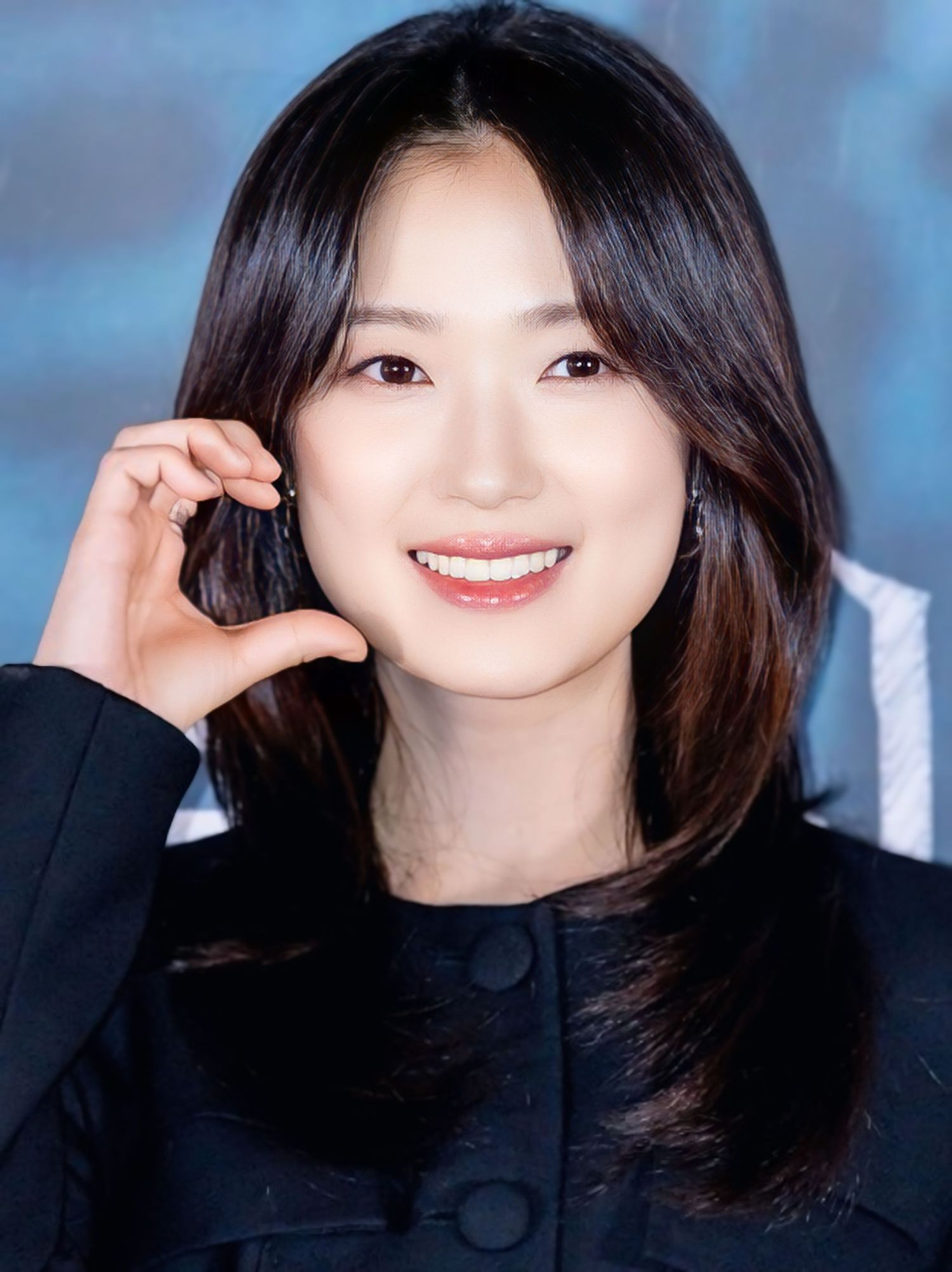 Recent activity shot of Kim Hyeyoon