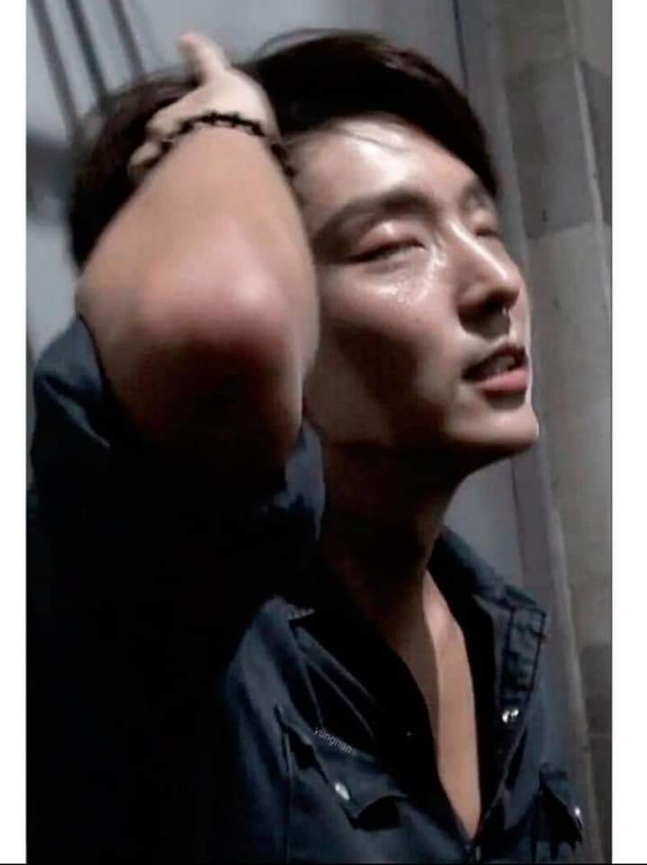 A moment captured by a fan of Lee Joongi
