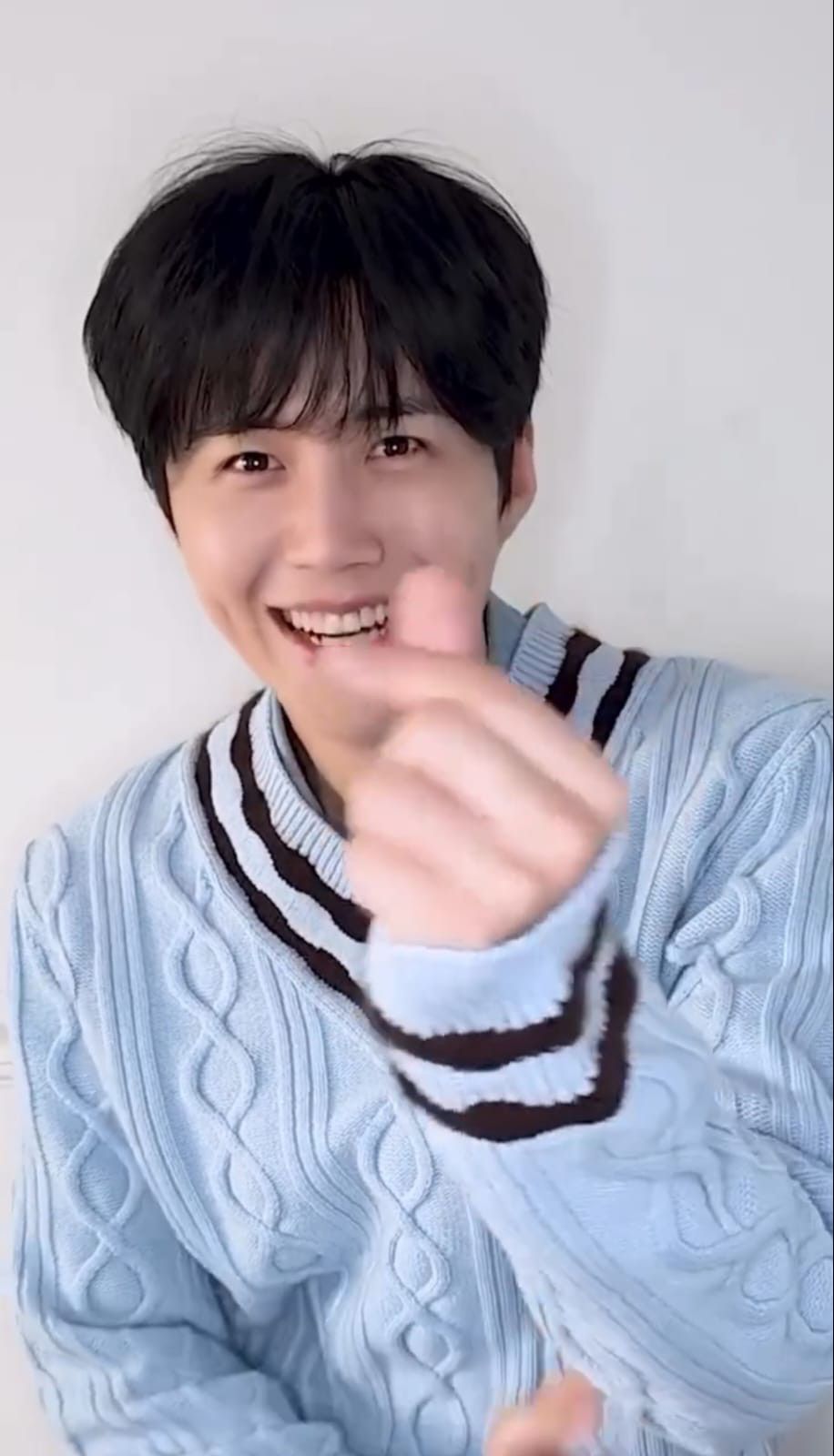 Behind-the-scenes cut of Kim Seonho