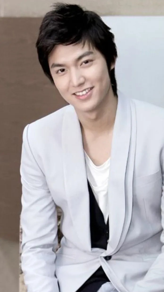 Recent activity shot of Lee Minho