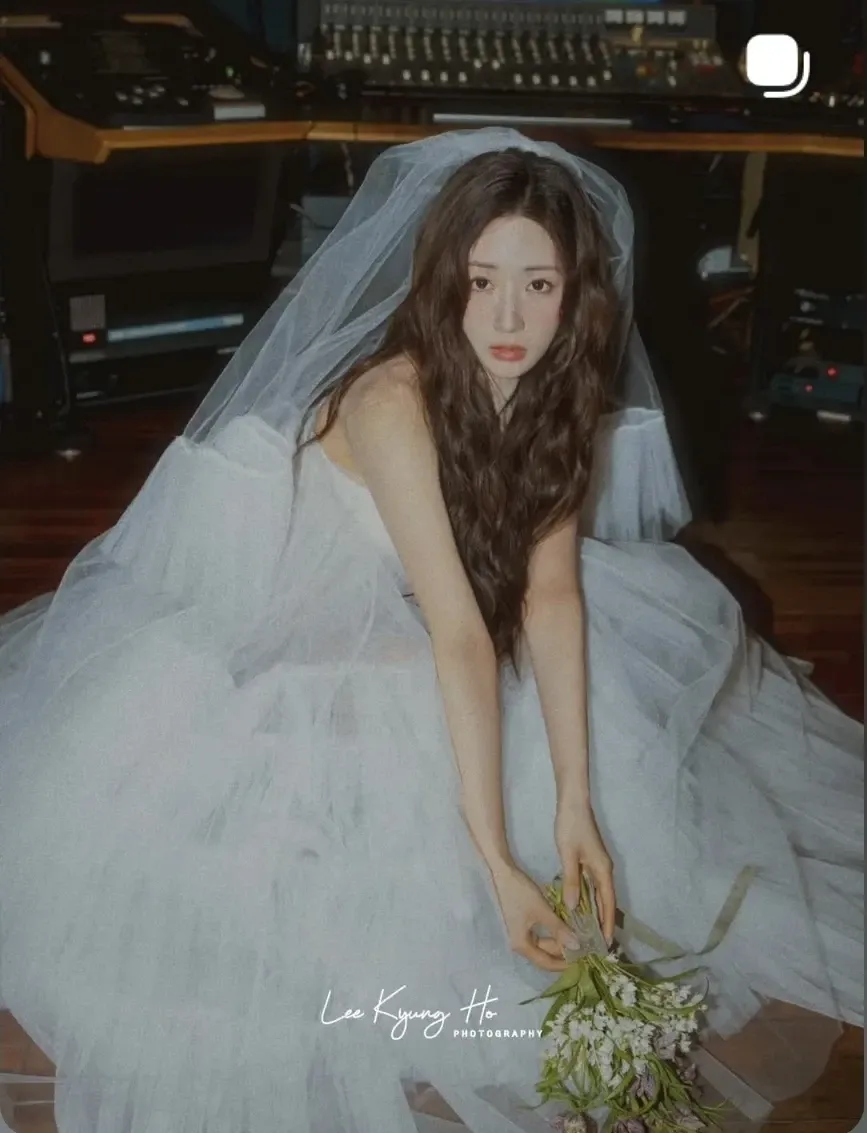 A moment captured by a fan of Jung Eunji