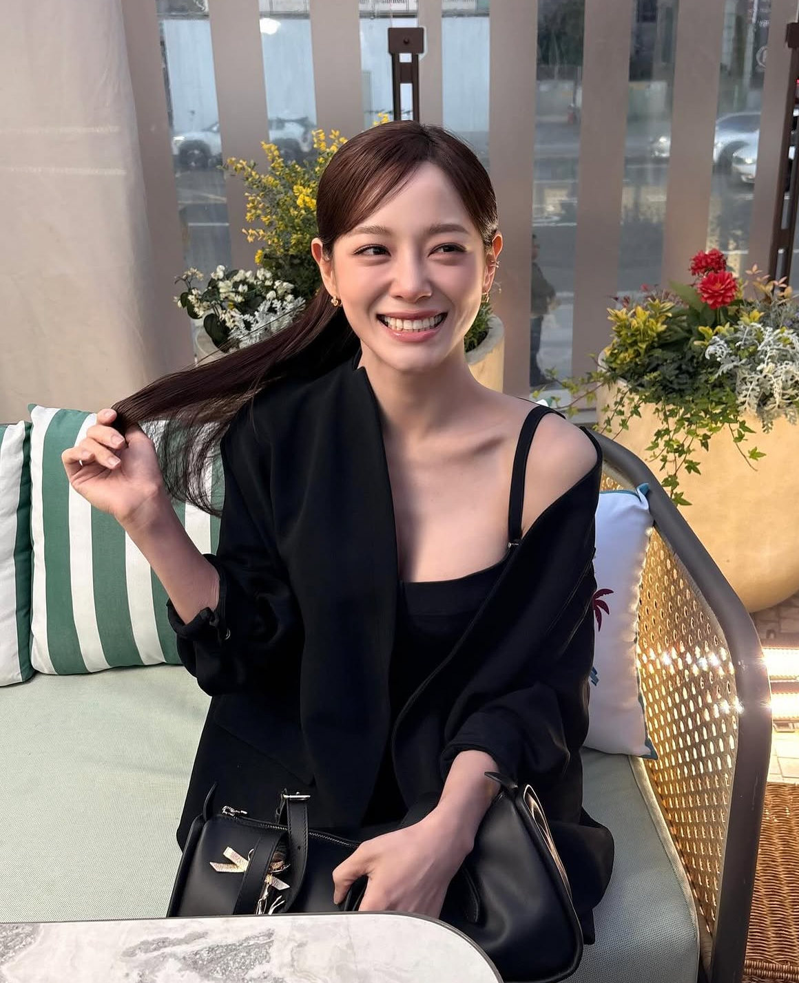 Behind-the-scenes cut of Kim Sejeong