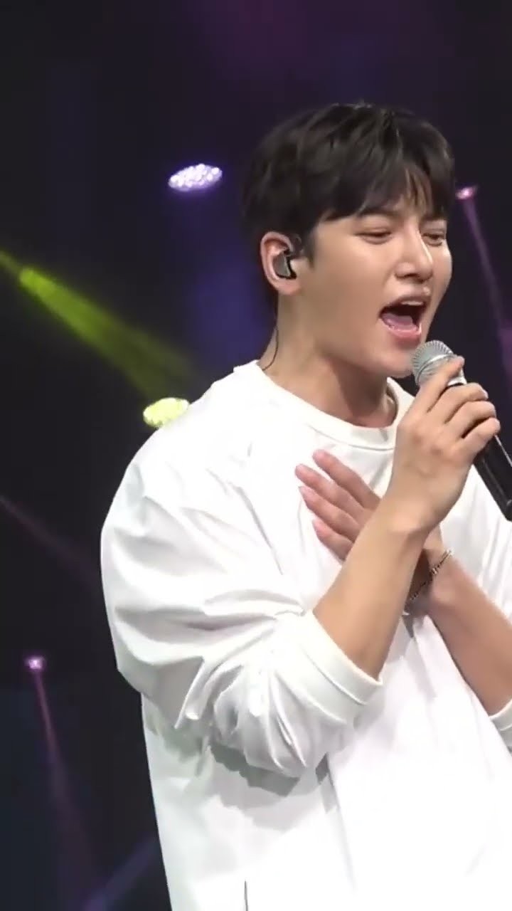 Today's popular wallpaper in Ji Changwook community