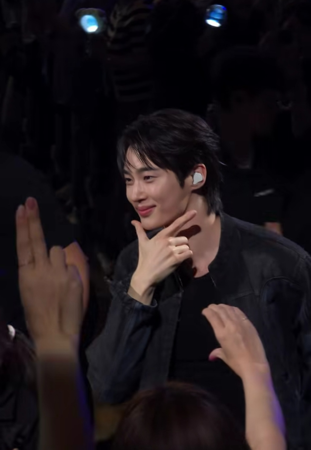 Recent activity shot of Byeon Wooseok