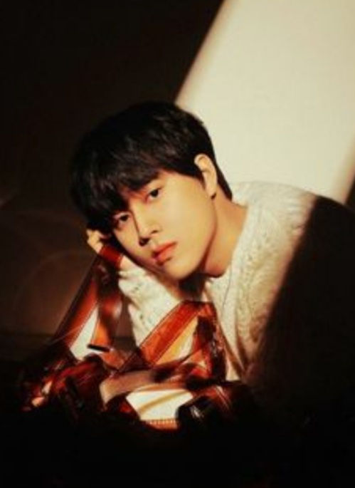 A moment captured by a fan of Lee Mujin