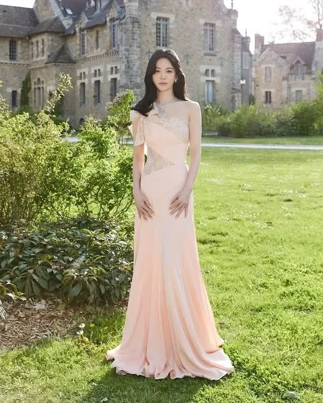 Behind-the-scenes cut of Song Hyekyo