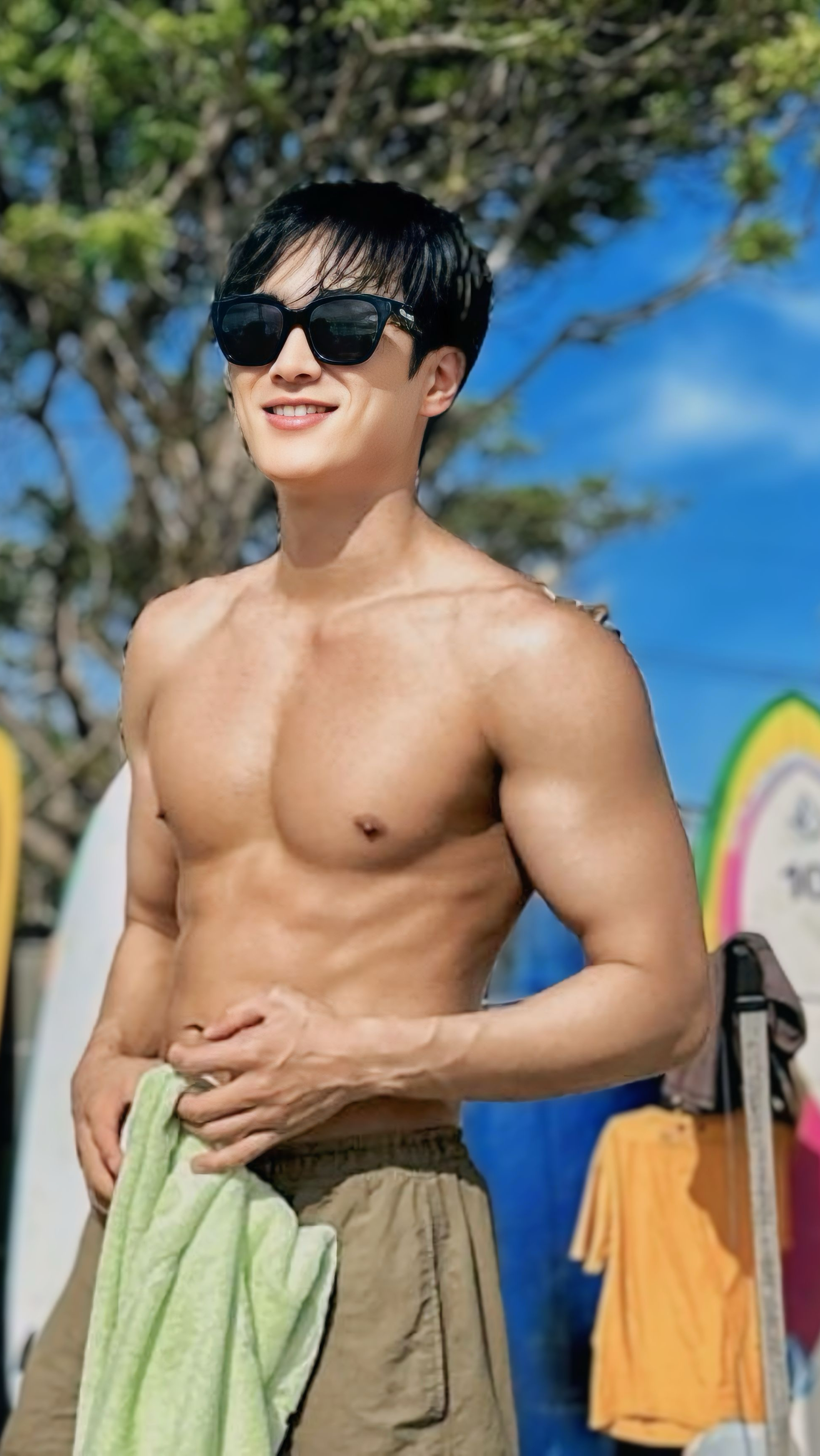 Wallpaper emosional yang dibagikan penggemar untuk Ahn Bohyun