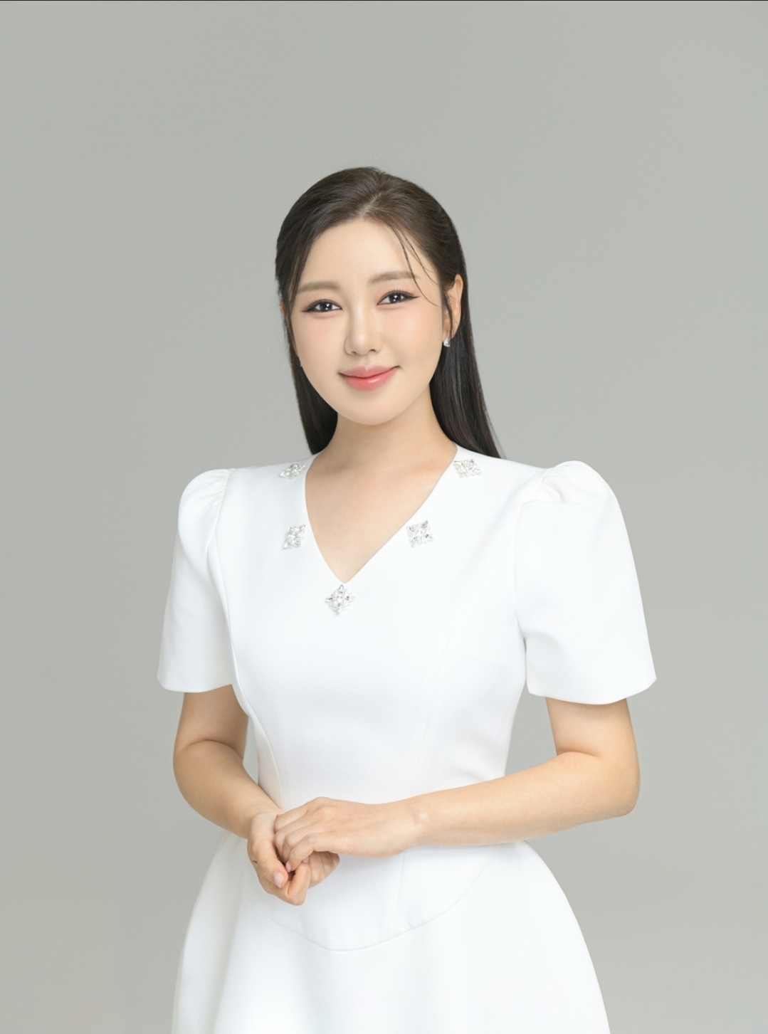 Behind-the-scenes cut of Song Gain