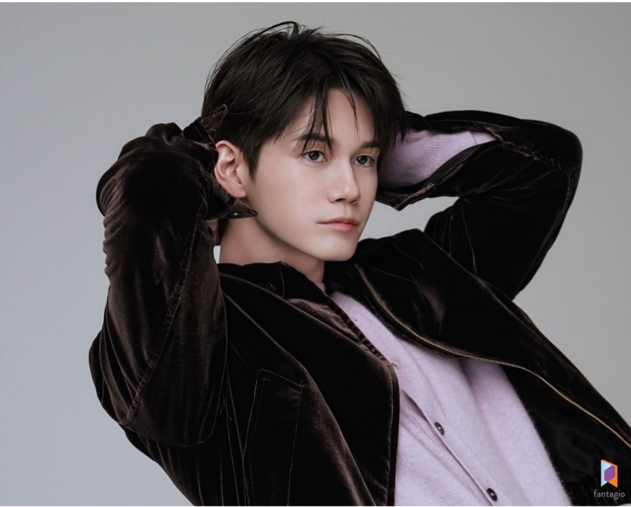 粉絲拍下的邕聖祐瞬間