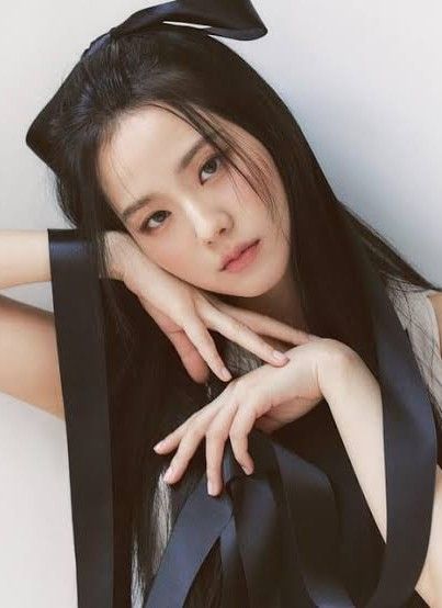 Behind-the-scenes cut of Jisoo (1995)