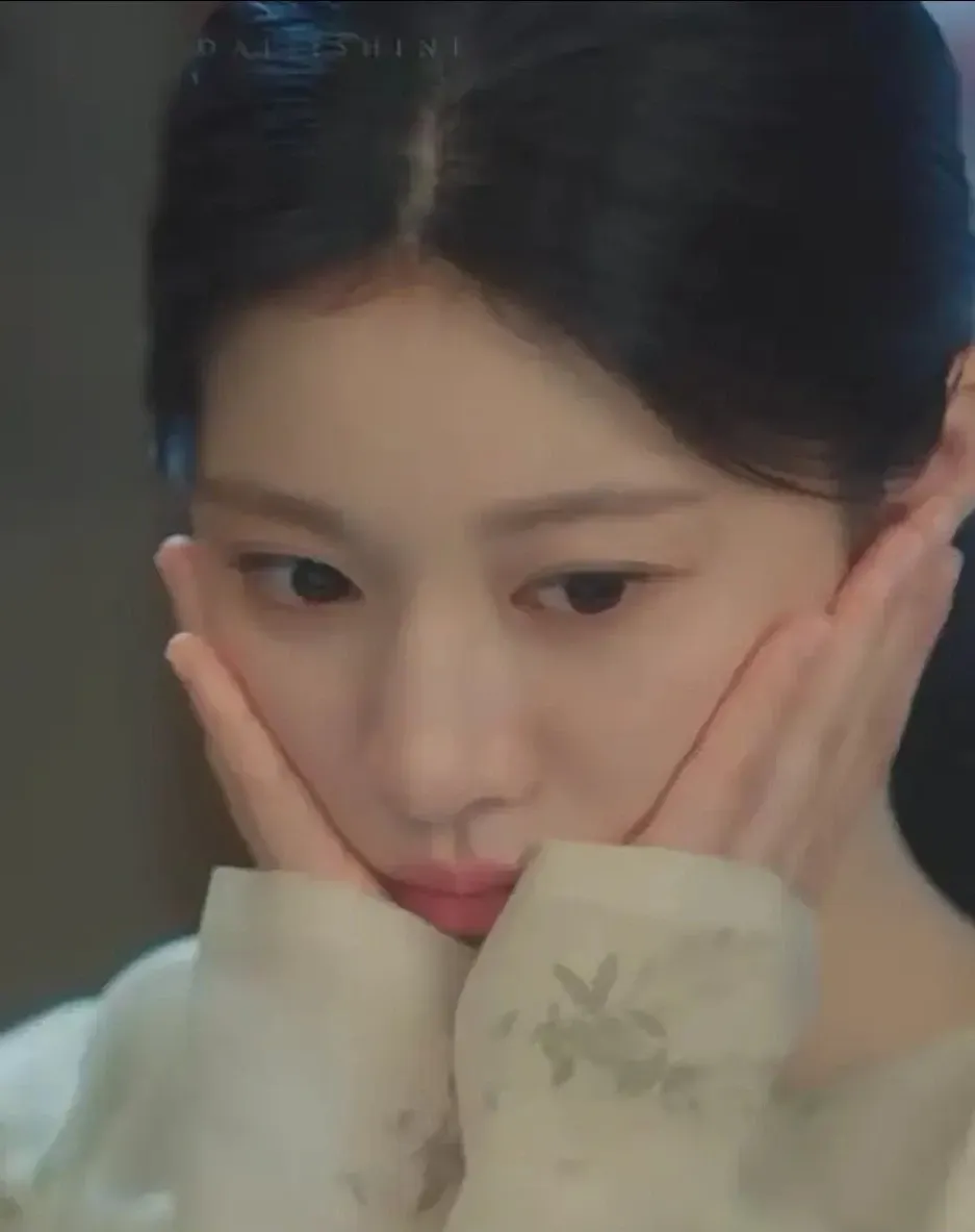 Behind-the-scenes cut of Go Younjung