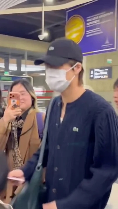 A moment captured by a fan of KAI