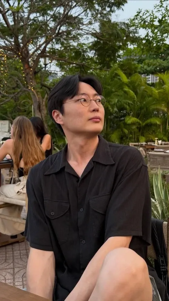 Behind-the-scenes cut of Roh Jaewon