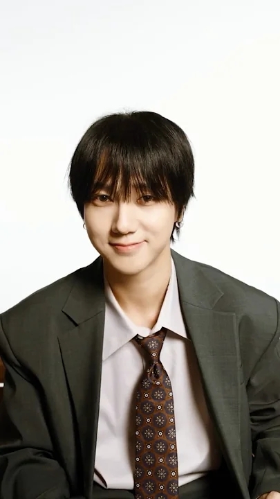 Emotional wallpaper shared by fans for Choi Siwon