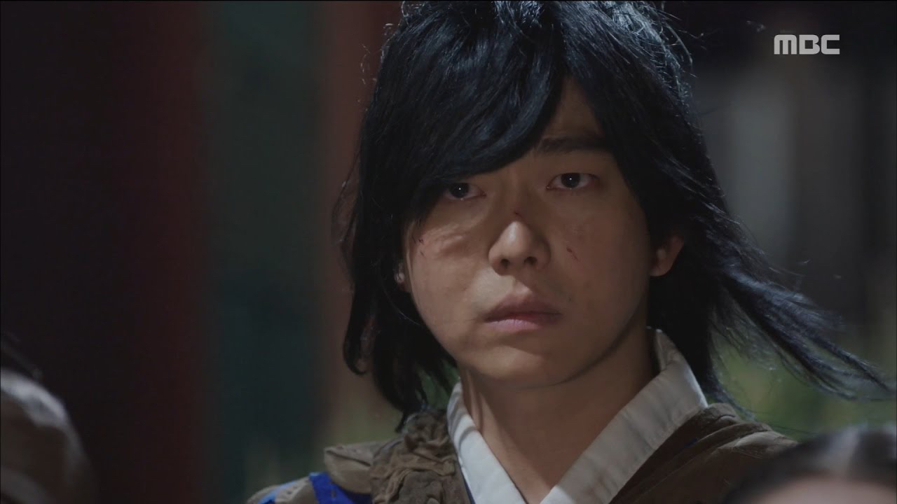 Behind-the-scenes cut of Yoon Kyunsang