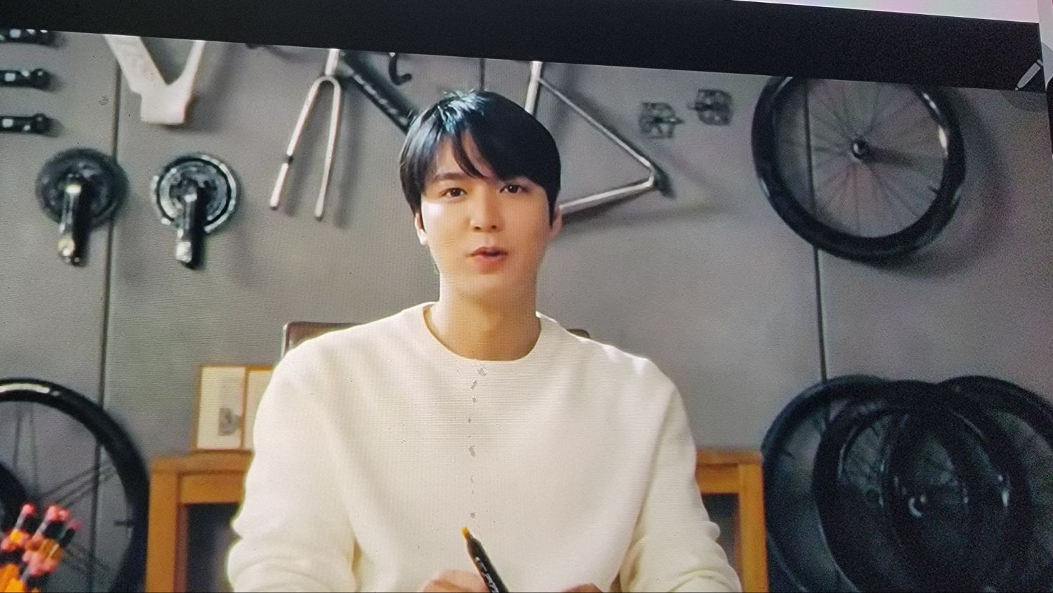 イ・ミンホの最近の活動ショット