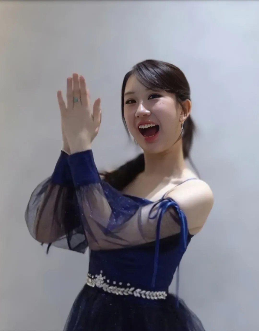 Cuplikan di balik layar dari Jeon Yujin