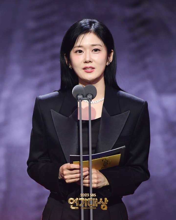 Latest photo of Jang Nara