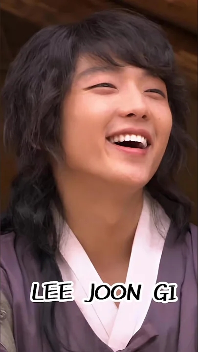 A moment captured by a fan of Lee Joongi