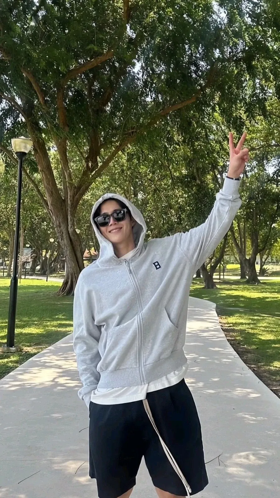 Today's popular wallpaper in Kim Seonho community