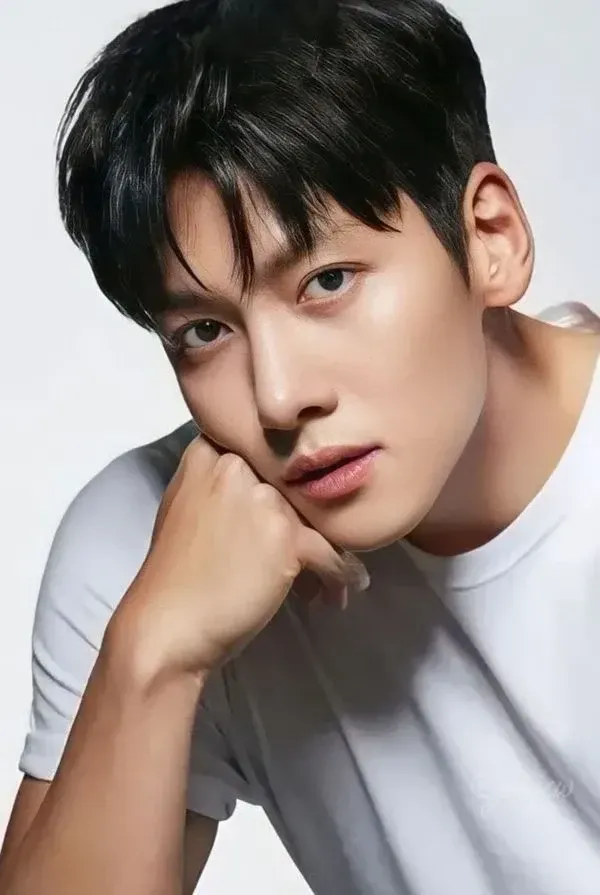 Latest photo of Ji Changwook