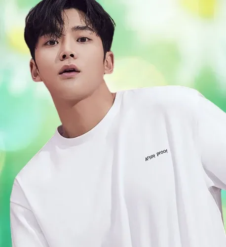 Foto kegiatan terbaru dari Rowoon