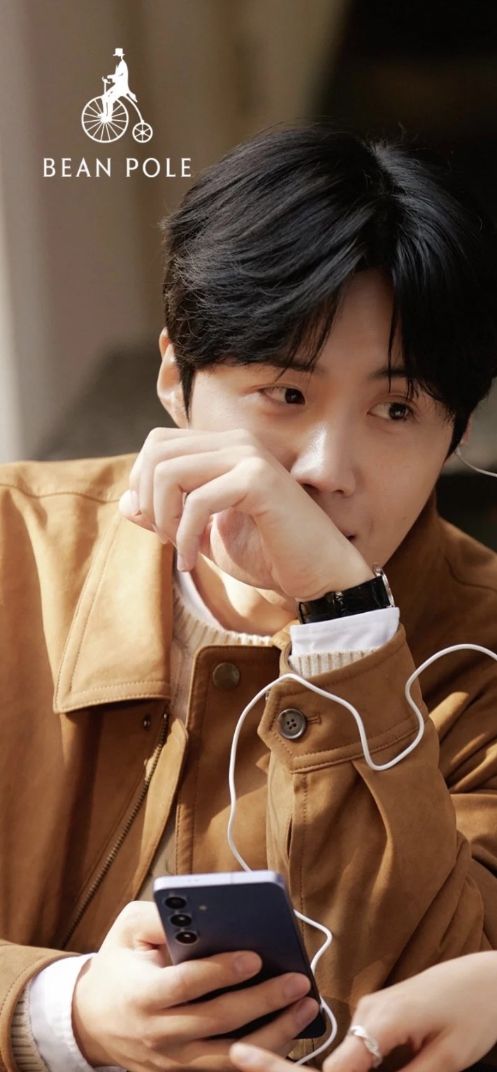 粉丝拍下的金宣虎瞬间