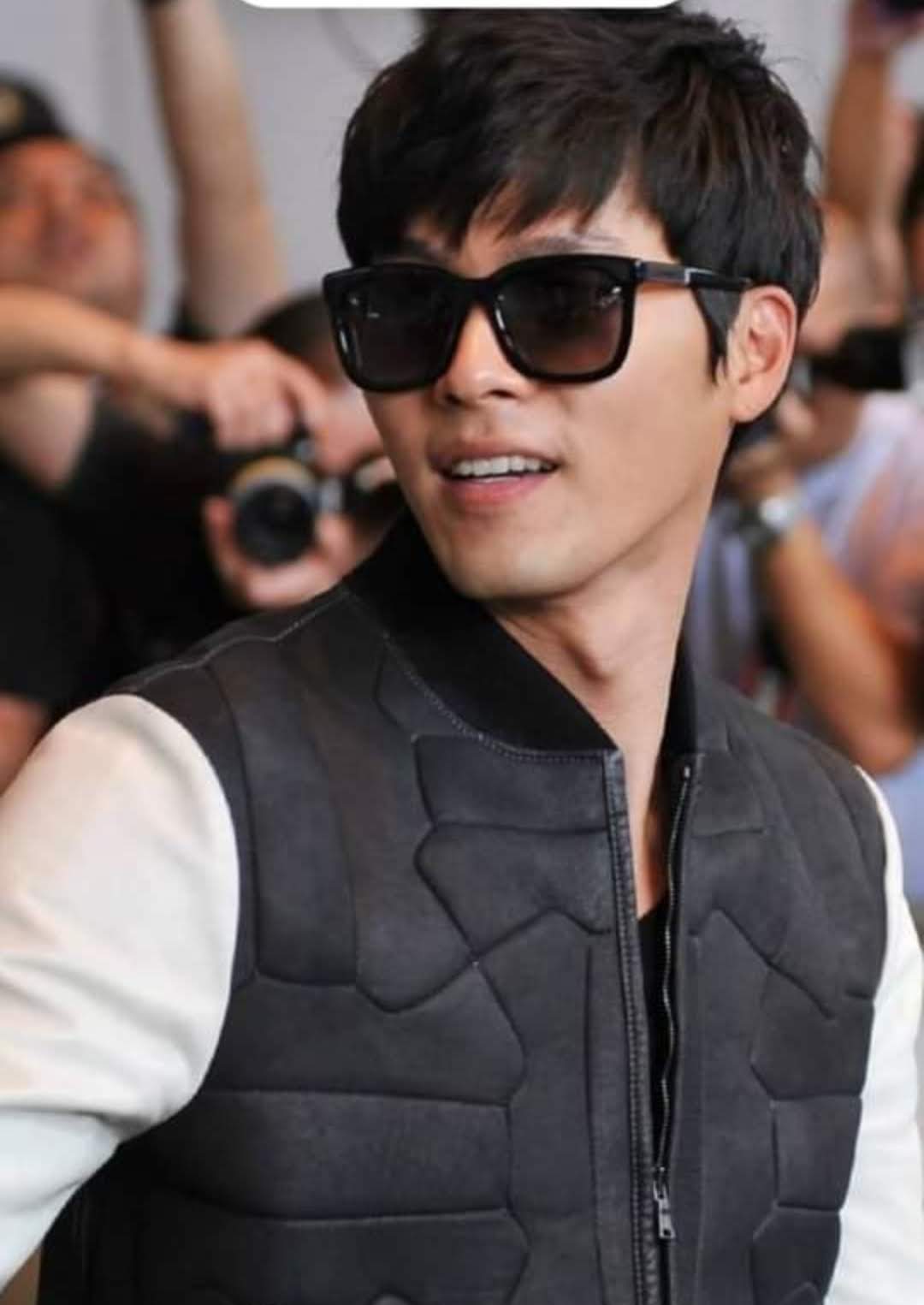 Foto kegiatan terbaru dari Hyun Bin