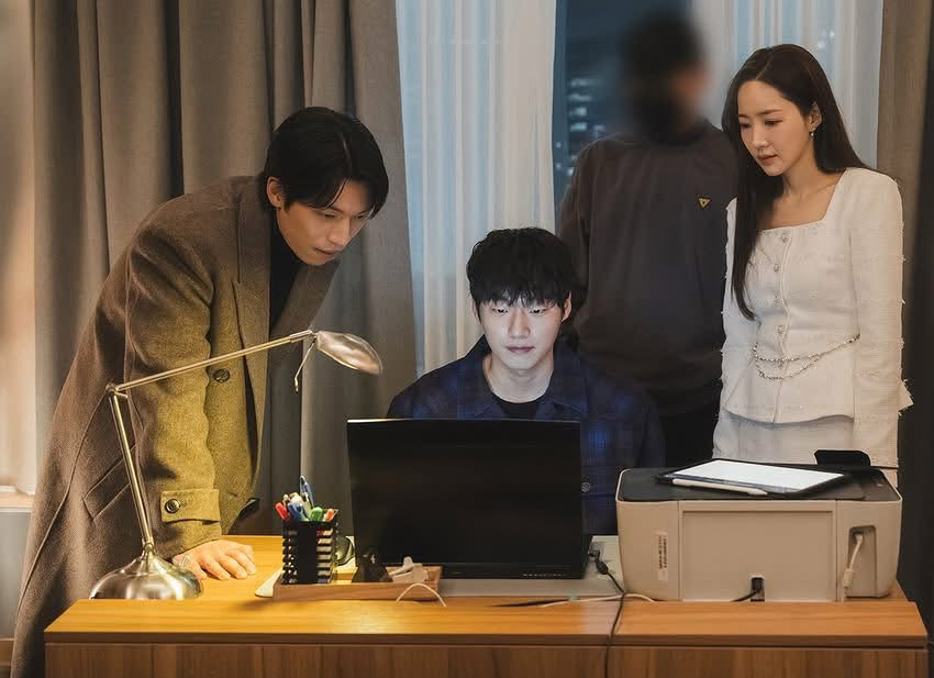 Recent activity shot of Park Minyoung