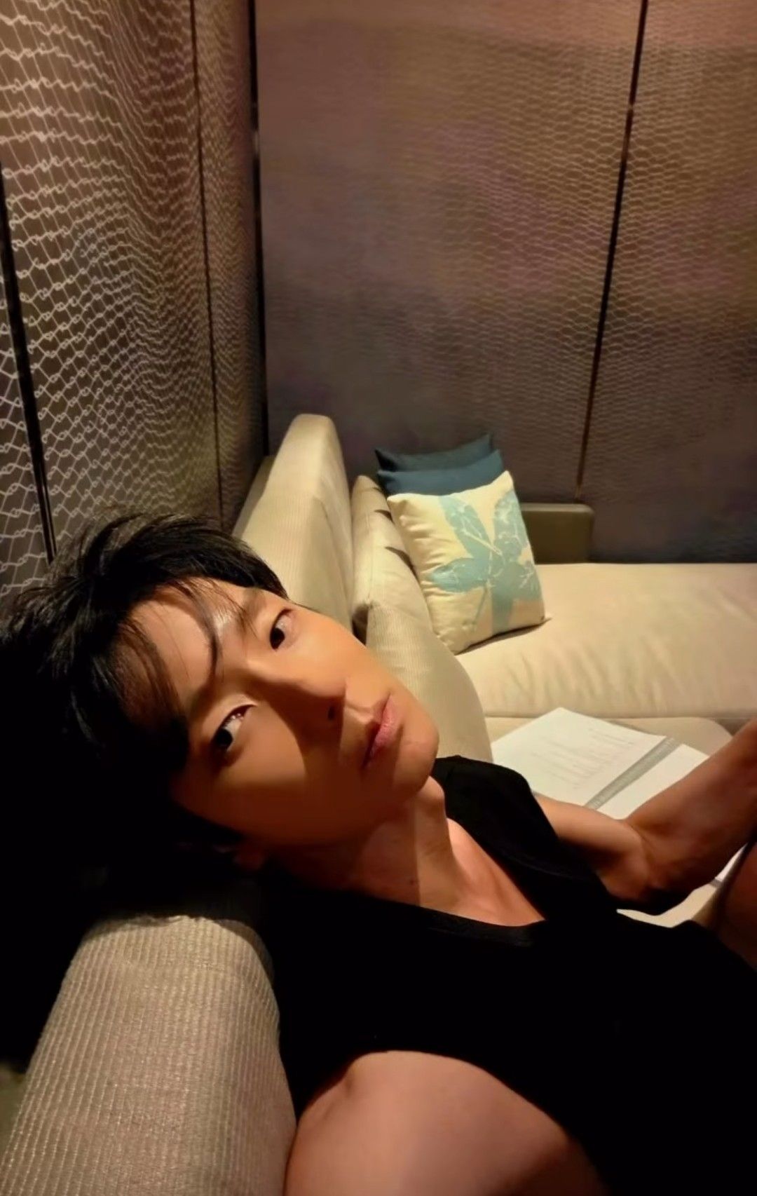 Behind-the-scenes cut of Lee Joongi