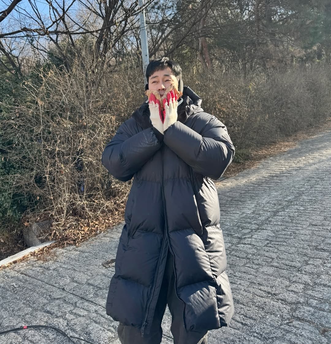 A moment captured by a fan of So Jisub